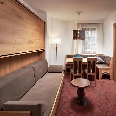 アパート Am Stadtpark Zell Am