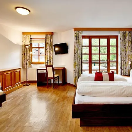 Am Stadtpark Zell Am アパート ツェル アム ゼー